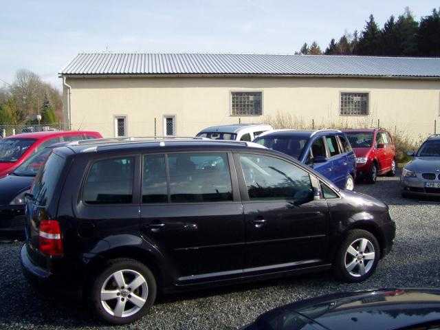Volkswagen Touran MPV 77kW nafta 2006
