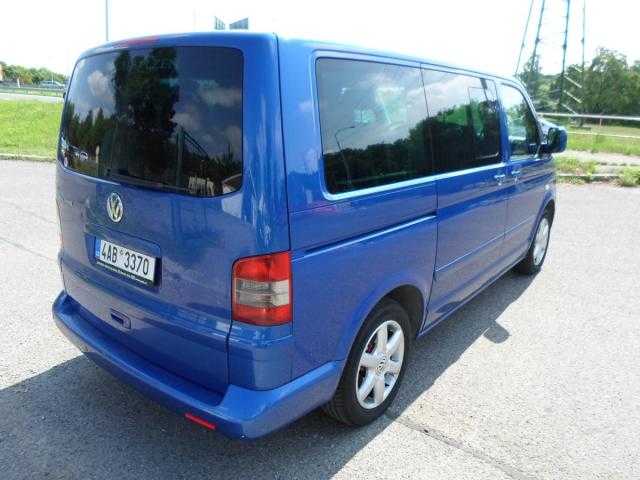 Volkswagen Multivan kombi 128kW nafta 2003