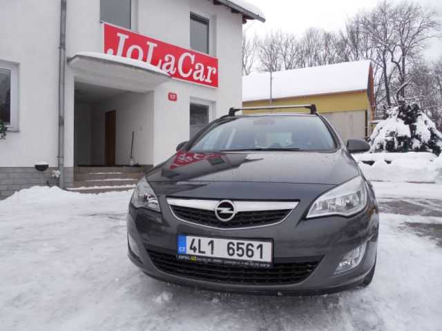 Opel Astra kombi 88kW benzin 201203