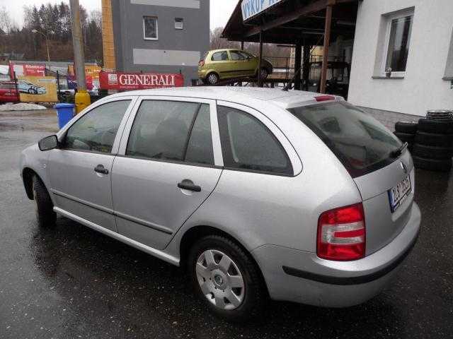 Škoda Fabia kombi 47kW benzin 200802