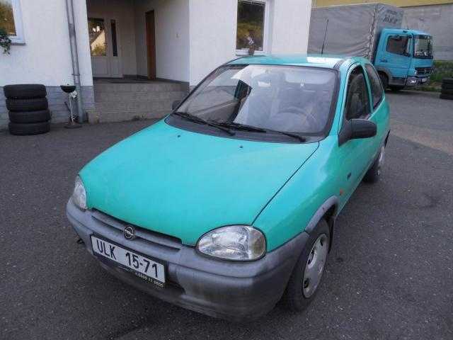 Opel Corsa hatchback 33kW benzin 199511