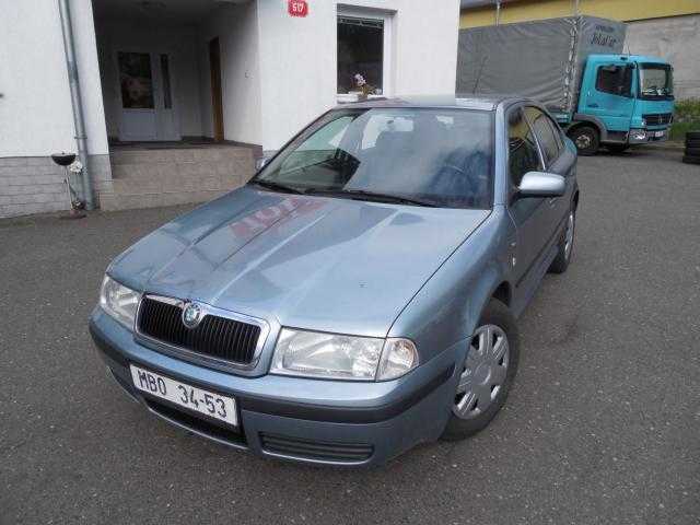 Škoda Octavia hatchback 55kW benzin 200106