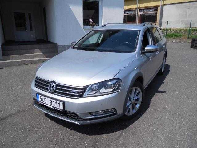 Volkswagen Passat kombi 125kW nafta 201211