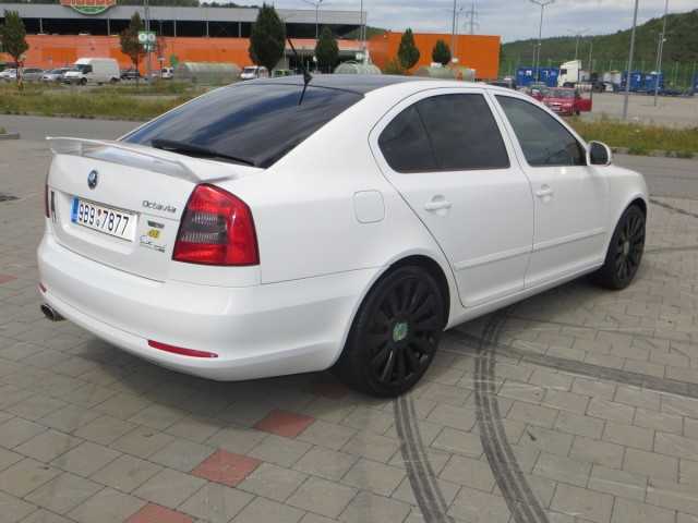 Škoda Octavia hatchback 77kW nafta 2011