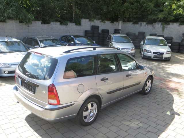 Ford Focus kombi 74kW nafta 2004