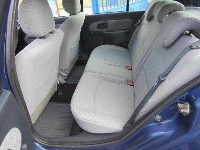 Renault Clio hatchback 48kW nafta 2005