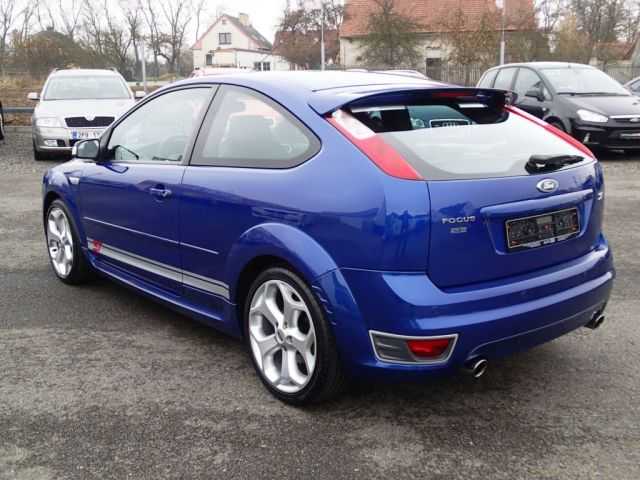 Ford Focus hatchback 166kW benzin 200602