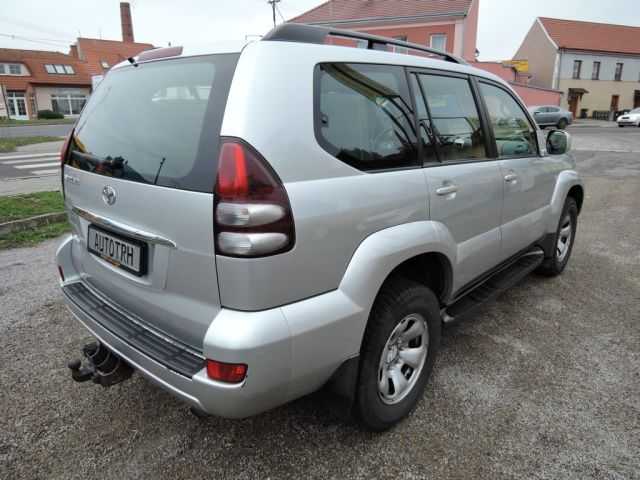 Toyota Land Cruiser terénní 183kW benzin 200801