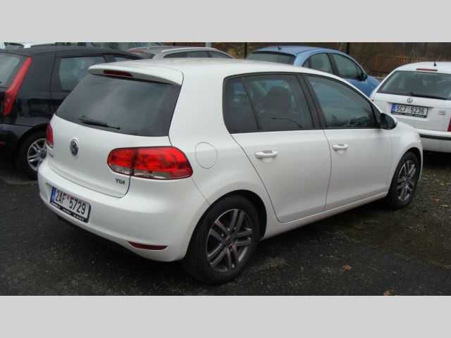 Volkswagen Golf hatchback 77kW nafta 201105