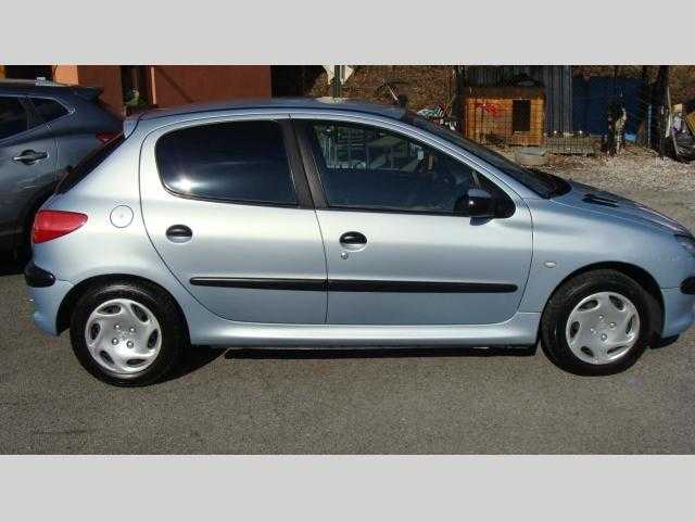 Peugeot 206 hatchback 66kW nafta 200107