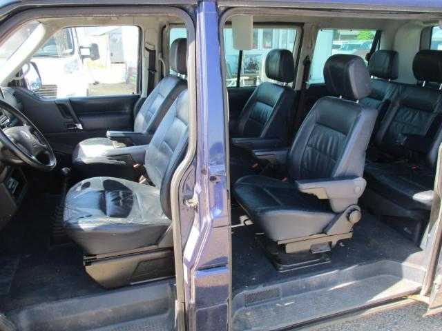 Volkswagen Caravelle MPV 111kW nafta 200211