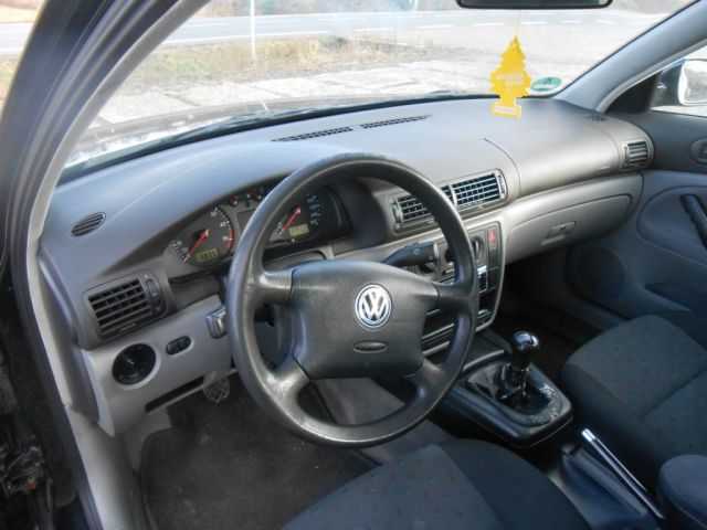 Volkswagen Passat sedan 74kW benzin 199804