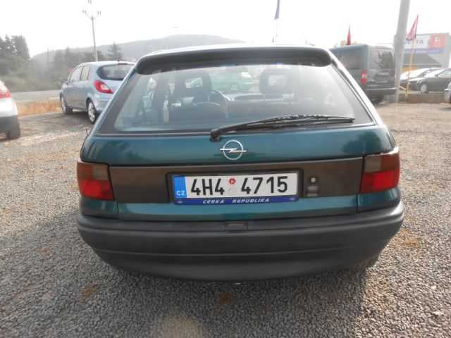 Opel Astra hatchback 74kW benzin 199610