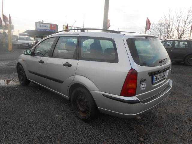 Ford Focus kombi 85kW nafta 200403