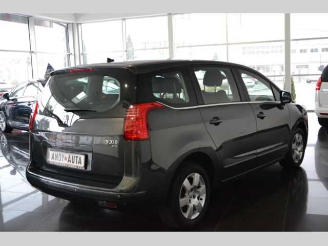 Peugeot 5008 MPV 82kW nafta 201209