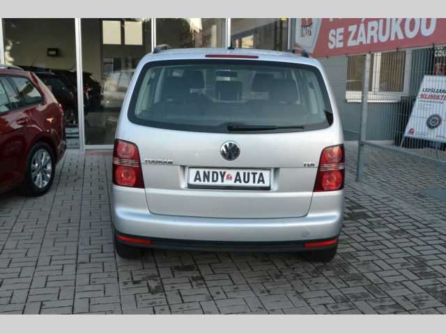 Volkswagen Touran MPV 66kW nafta 200911