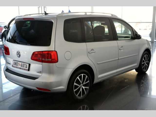 Volkswagen Touran MPV 77kW nafta 201403