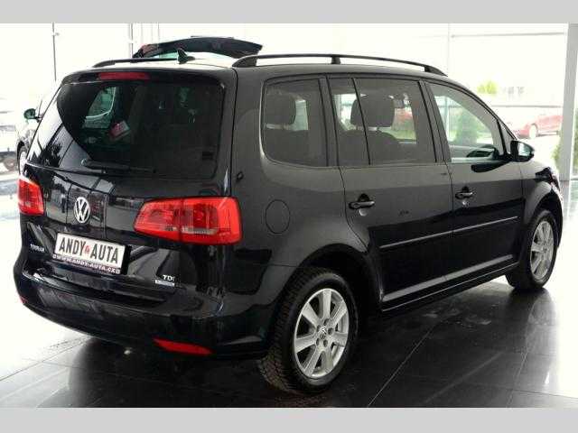 Volkswagen Touran MPV 77kW nafta 2013