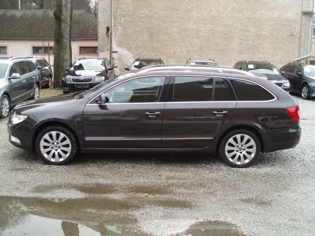 Škoda Superb kombi 125kW nafta 2011