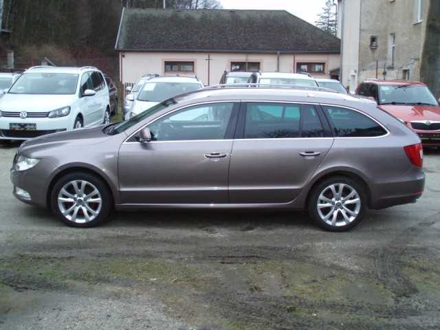 Škoda Superb kombi 103kW nafta 2011