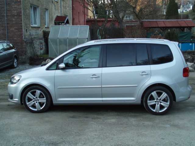 Volkswagen Touran VAN 103kW nafta 2011