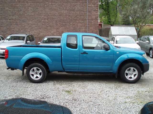 Nissan Navara pick up 128kW nafta 200601