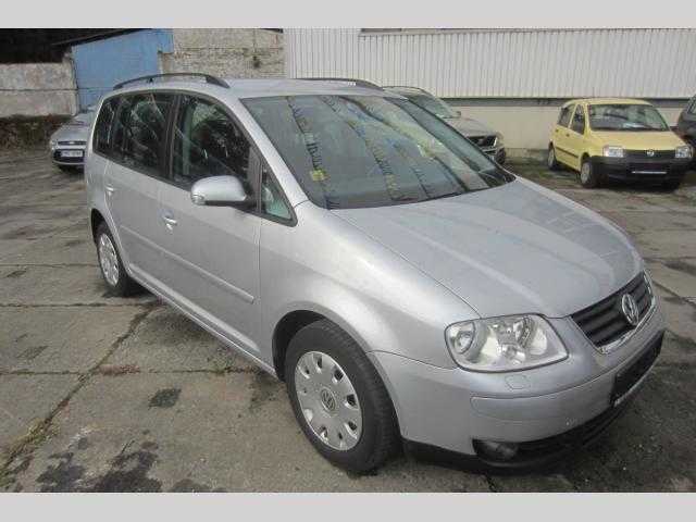 Volkswagen Touran kombi 77kW nafta 200409