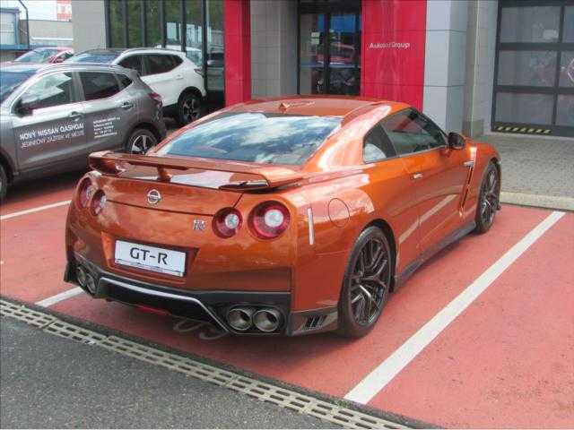 Nissan GT-R sedan 0kW benzin 2016