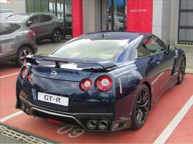 Nissan GT-R sedan 419kW benzin 2016