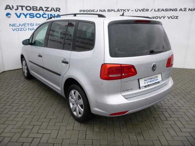 Volkswagen Touran MPV 66kW nafta 201107