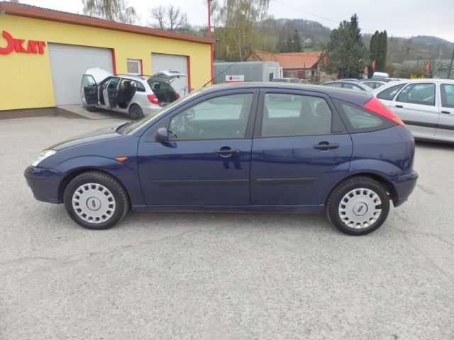 Ford Focus hatchback 74kW nafta 200303