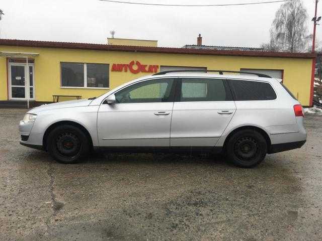 Volkswagen Passat kombi 125kW nafta 200702