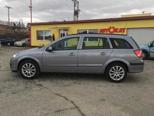 Opel Astra kombi 74kW nafta 200605