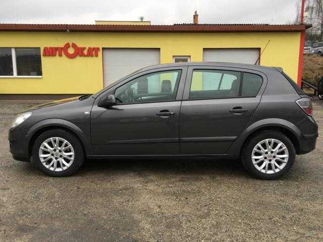 Opel Astra hatchback 81kW nafta 200905