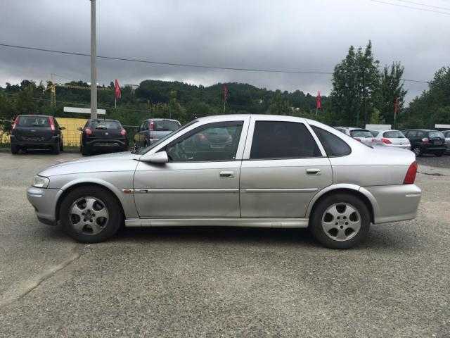 Opel Vectra sedan 74kW nafta 1999