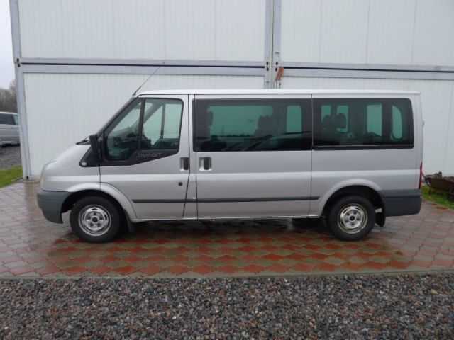 Ford Transit minibus 85kW nafta 201107