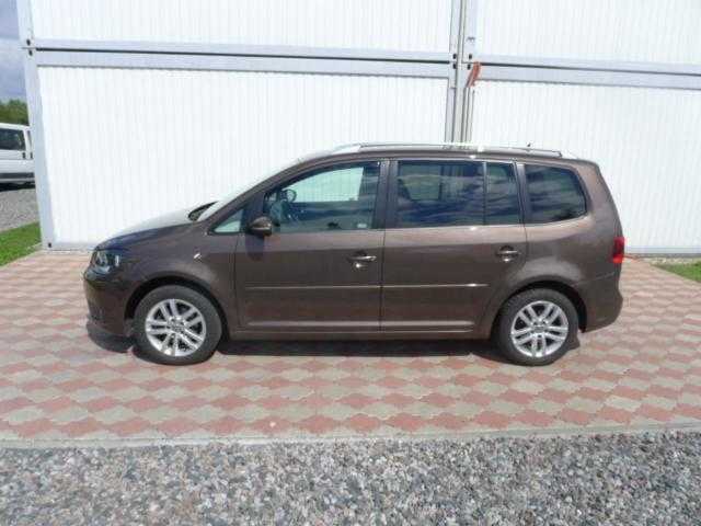 Volkswagen Touran MPV 77kW nafta 201107