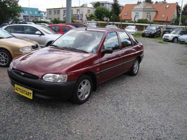 Ford Escort hatchback 54kW benzin 199705