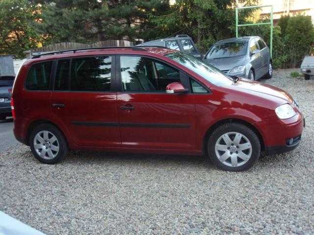 Volkswagen Touran MPV 74kW nafta 2004