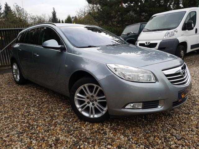 Opel Insignia kombi 96kW nafta 2011