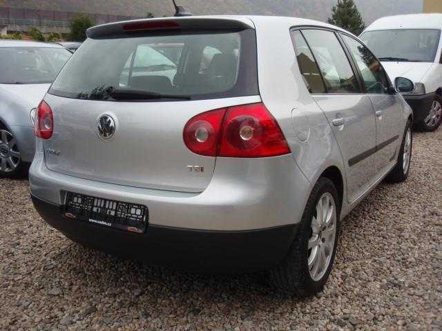 Volkswagen Golf hatchback 90kW benzin 2009