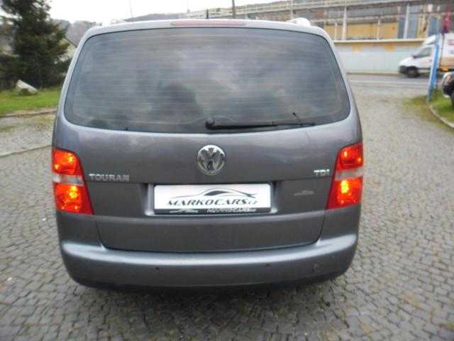 Volkswagen Touran kombi 77kW nafta 200610