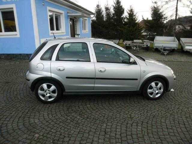 Opel Corsa hatchback 55kW benzin 200408