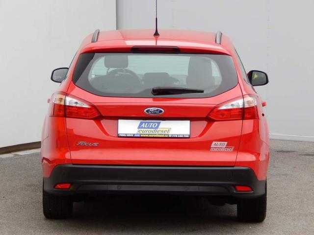 Ford Focus kombi 85kW nafta 2012