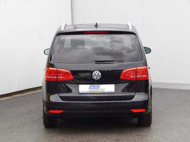 Volkswagen Touran MPV 103kW nafta 2013