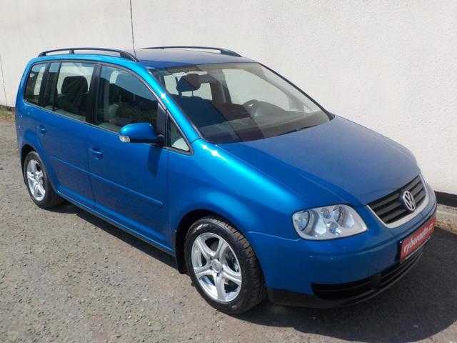 Volkswagen Touran MPV 74kW nafta 2003