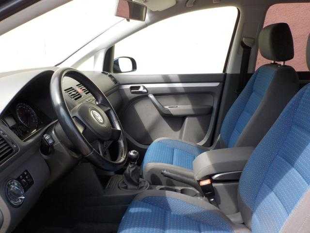 Volkswagen Touran MPV 77kW nafta 2004