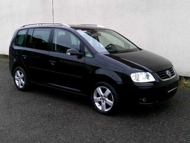 Volkswagen Touran MPV 103kW nafta 2005