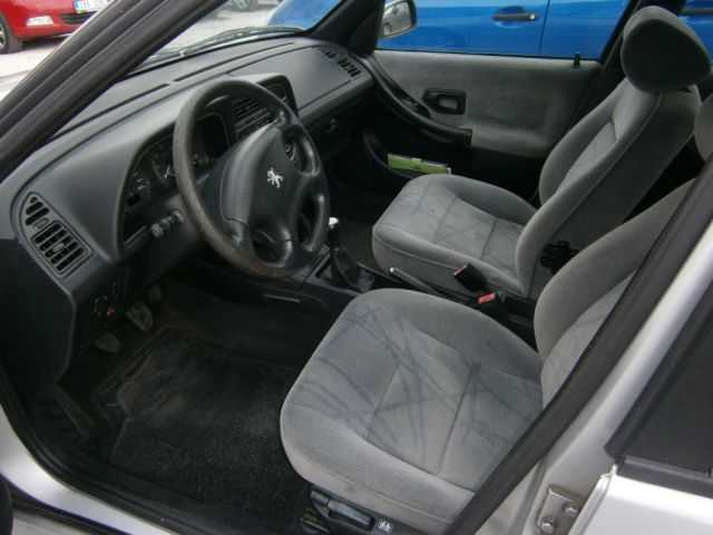 Peugeot 306 kombi 66kW nafta 2000