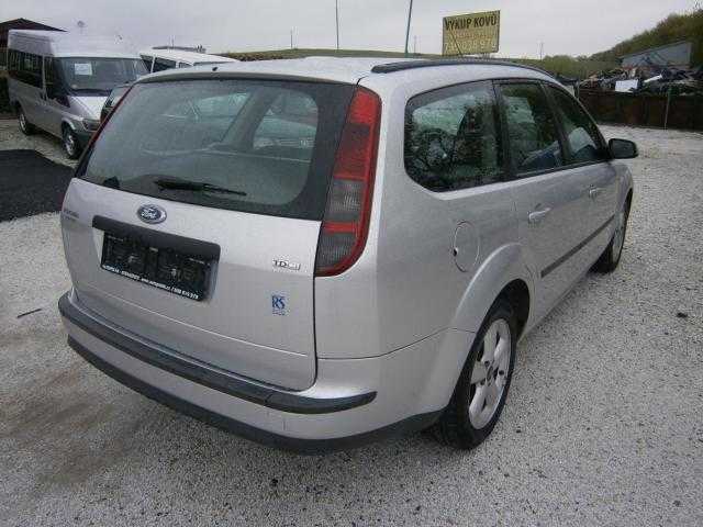 Ford Focus kombi 80kW nafta 2005